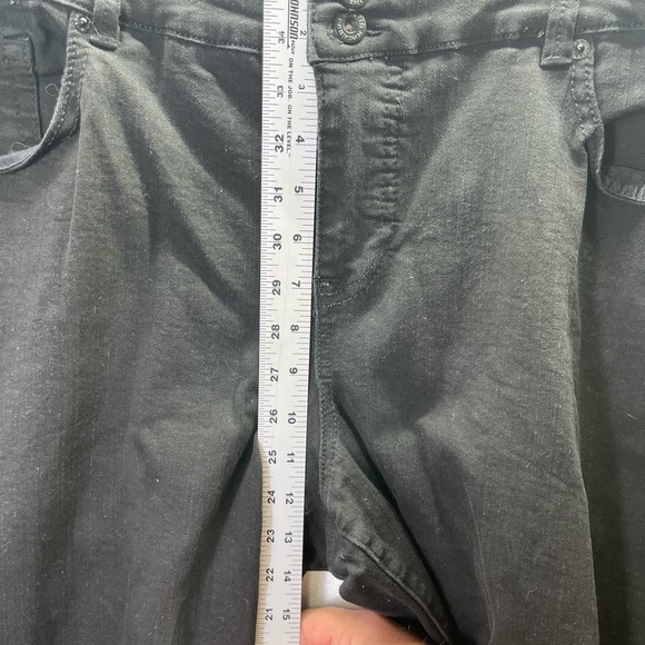 Torrid Distressed Black Jegging Jeans Womens 24W Plus size Stretch Denim 2319 - Picture 6 of 11